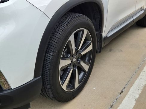 Used 2025 Honda Pilot Touring image 7