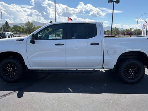 Used 2021 Chevrolet Silverado 1500 LT Trail Boss w/ Convenience Package II AWD/4WD image 6