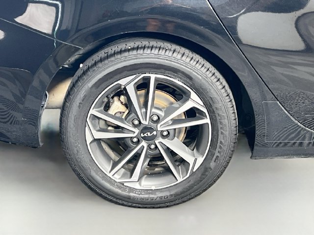 Used 2023 Kia Forte LXS w/ LXS Technology Package FWD image 32