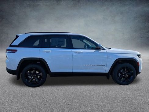 New 2026 Jeep Grand Cherokee Limited w/ Limited Altitude Package AWD/4WD image 2