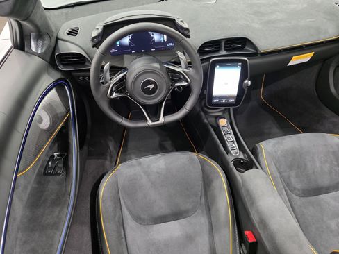 New 2026 McLaren Artura Spider image 9