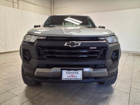 Used 2023 Chevrolet Colorado Trail Boss image 2