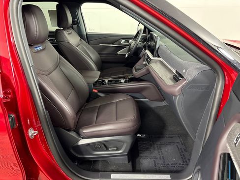 New 2026 Ford Explorer Platinum image 8