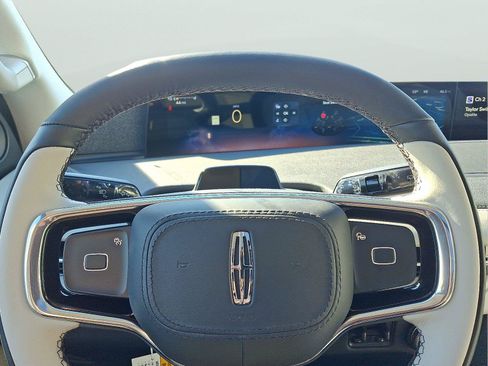 New 2025 Lincoln Navigator Reserve AWD/4WD image 10