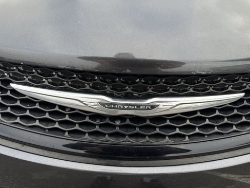 Used 2015 Chrysler 200 S w/ Comfort Group image 31