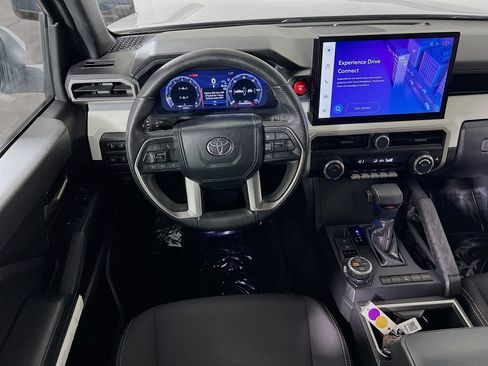 Certified 2024 Toyota Tacoma TRD Off-Road AWD/4WD image 20