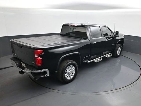 Used 2024 Chevrolet Silverado 2500 LTZ w/ LTZ Convenience Package AWD/4WD image 17
