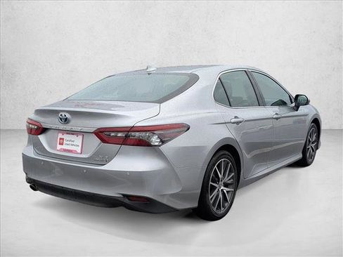 Used 2024 Toyota Camry XLE w/ Navigation Package image 5