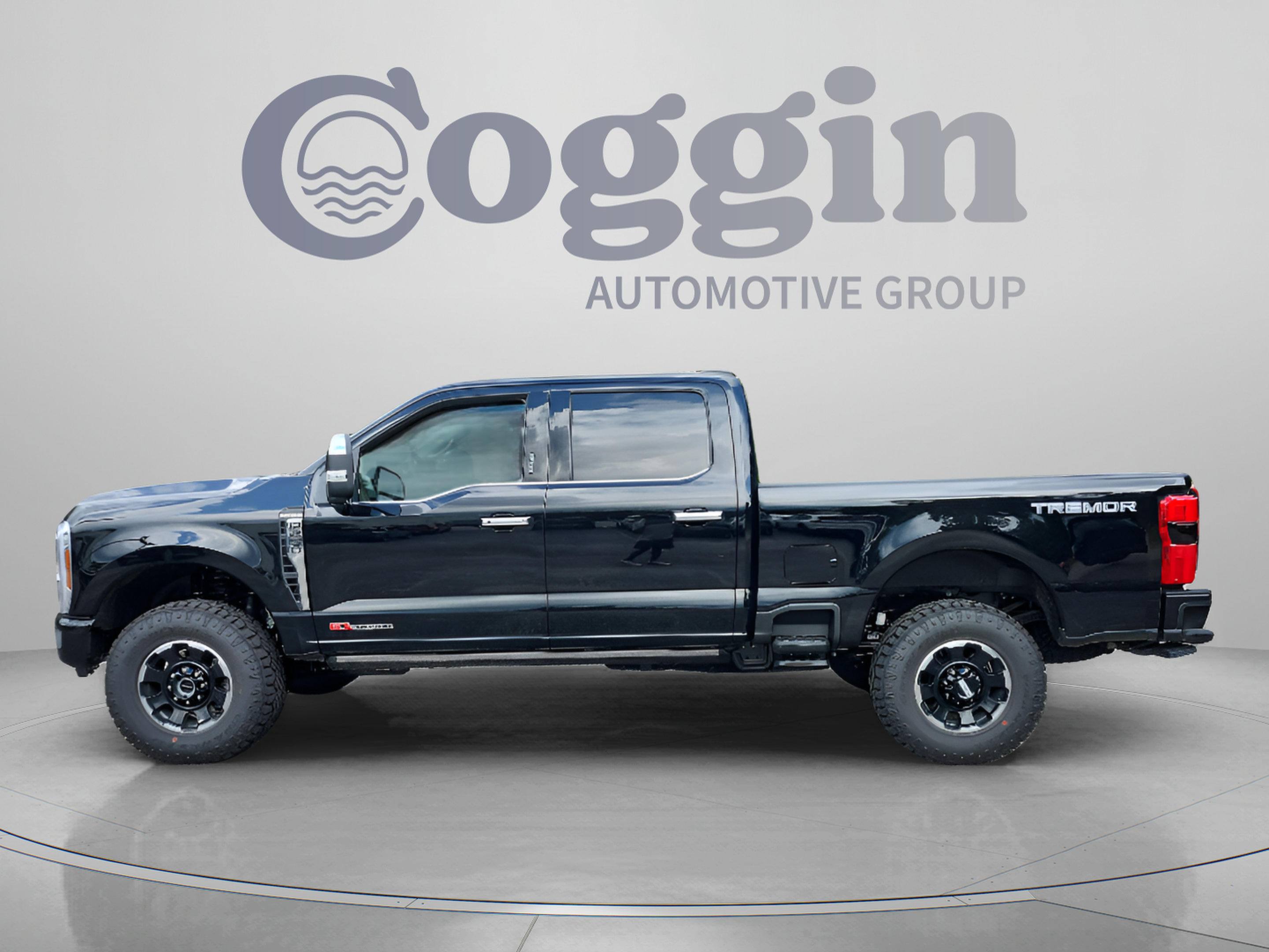 New 2026 Ford F250 Platinum w/ Platinum Plus Package AWD/4WD image 2