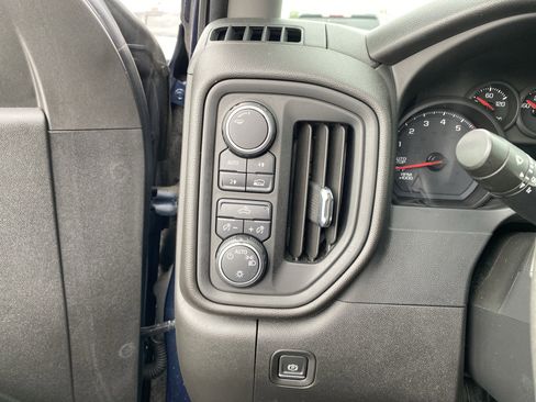 Used 2021 Chevrolet Silverado 1500 Custom image 15