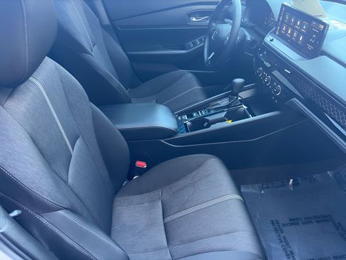 Used 2024 Honda Accord Sport image 9