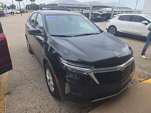 Used 2023 Chevrolet Equinox LT FWD image 2