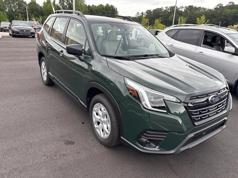 Used 2023 Subaru Forester AWD/4WD image 3