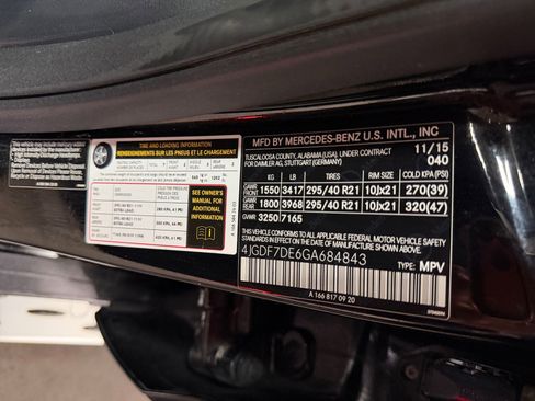 Used 2016 Mercedes-Benz GL 550 4MATIC image 40