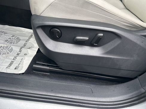 Used 2020 Volkswagen Tiguan SE w/ Panoramic Sunroof Package image 20