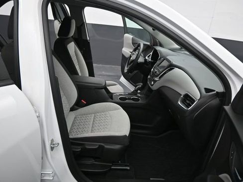 Used 2022 Chevrolet Equinox LS w/ LS Convenience Package AWD/4WD image 30