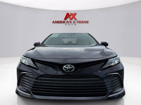 Used 2021 Toyota Camry LE image 8