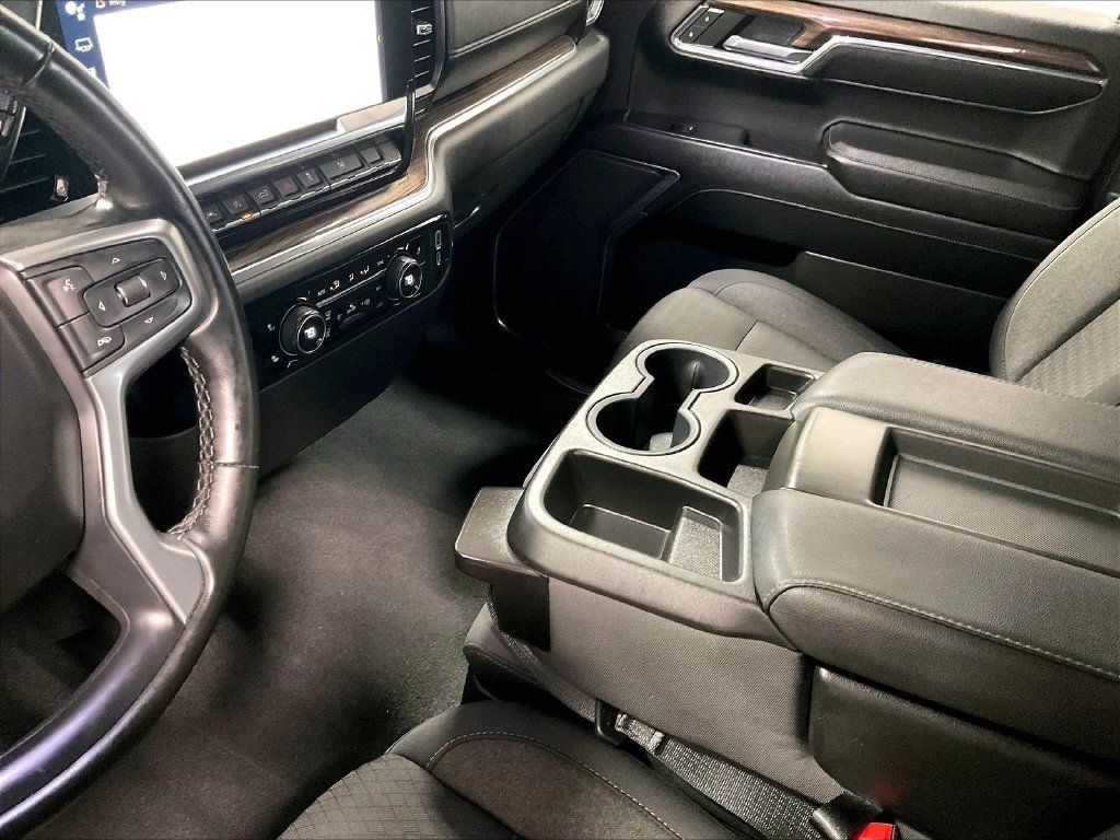 Used 2024 Chevrolet Silverado 1500 LT AWD/4WD image 20
