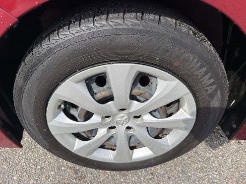 Used 2022 Toyota Corolla LE FWD image 25