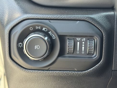 Used 2022 Jeep Wrangler Unlimited Sport image 37