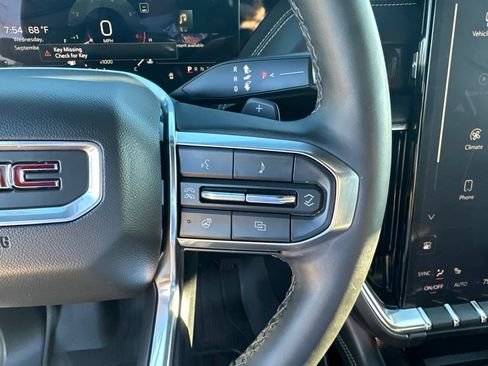 Used 2025 GMC Yukon Elevation AWD/4WD image 9