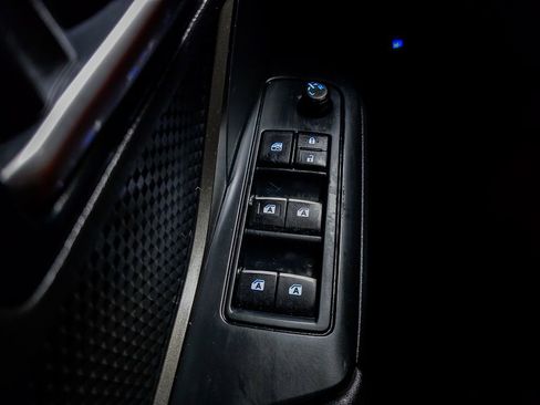 Used 2018 Toyota C-HR XLE image 22