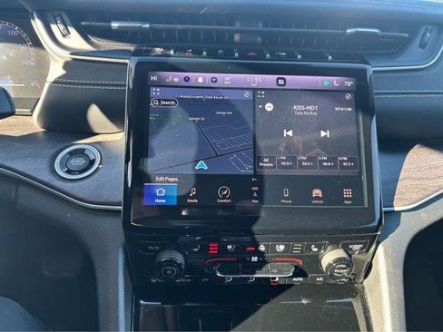 Used 2023 Jeep Grand Cherokee Limited w/ Luxury Tech Group II image 22