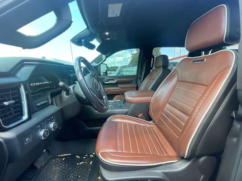 Used 2024 GMC Sierra 2500 Denali Ultimate AWD/4WD image 3