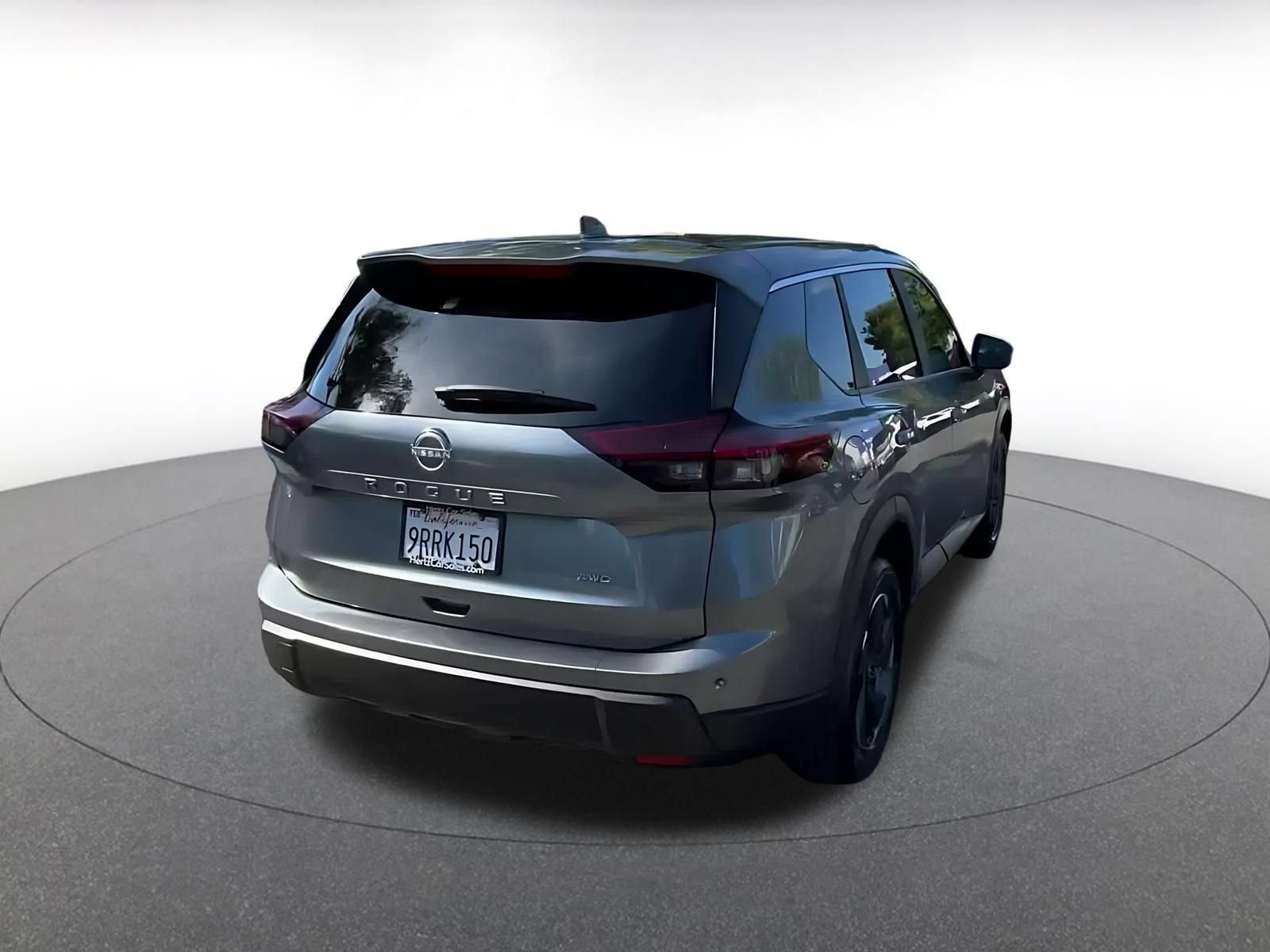 Used 2025 Nissan Rogue SV AWD/4WD image 13