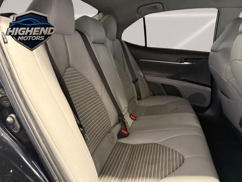 Used 2019 Toyota Camry SE FWD image 18