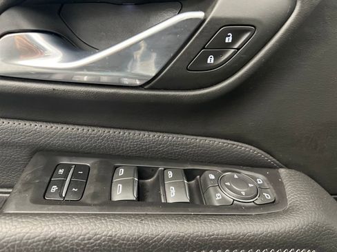 Used 2023 GMC Yukon Denali image 12