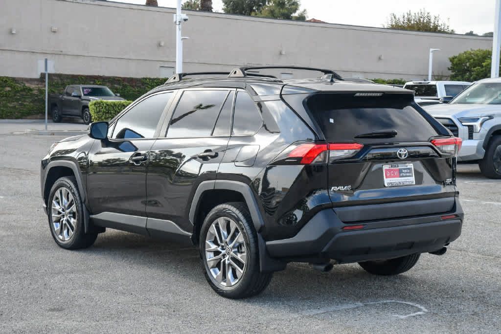 Used 2022 Toyota RAV4 XLE Premium FWD image 8