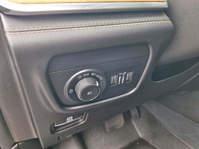 Used 2023 Jeep Grand Cherokee L Summit AWD/4WD image 52