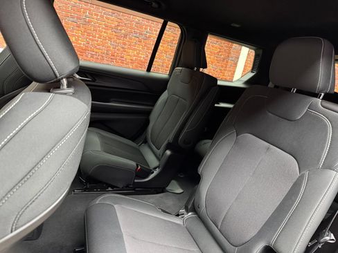 Used 2024 Jeep Grand Cherokee L Laredo AWD/4WD image 27