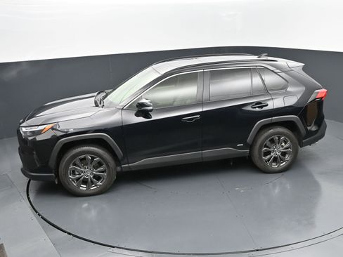 Used 2023 Toyota RAV4 XLE Premium AWD/4WD image 28