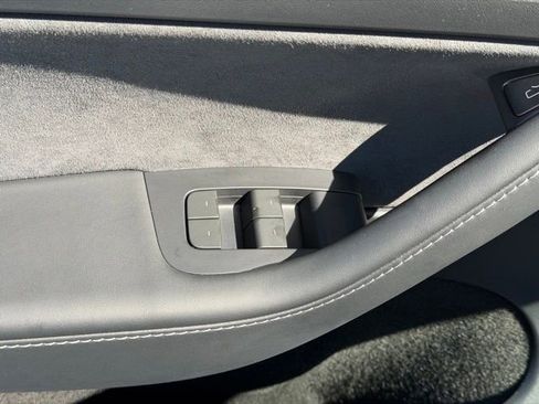 Used 2024 Tesla Model Y Long Range image 18