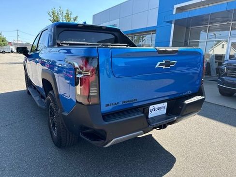 Used 2026 Chevrolet Silverado EV Trail Boss AWD/4WD image 8