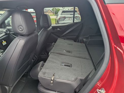 New 2026 Chevrolet Equinox LT w/ Convenience Package II FWD image 11