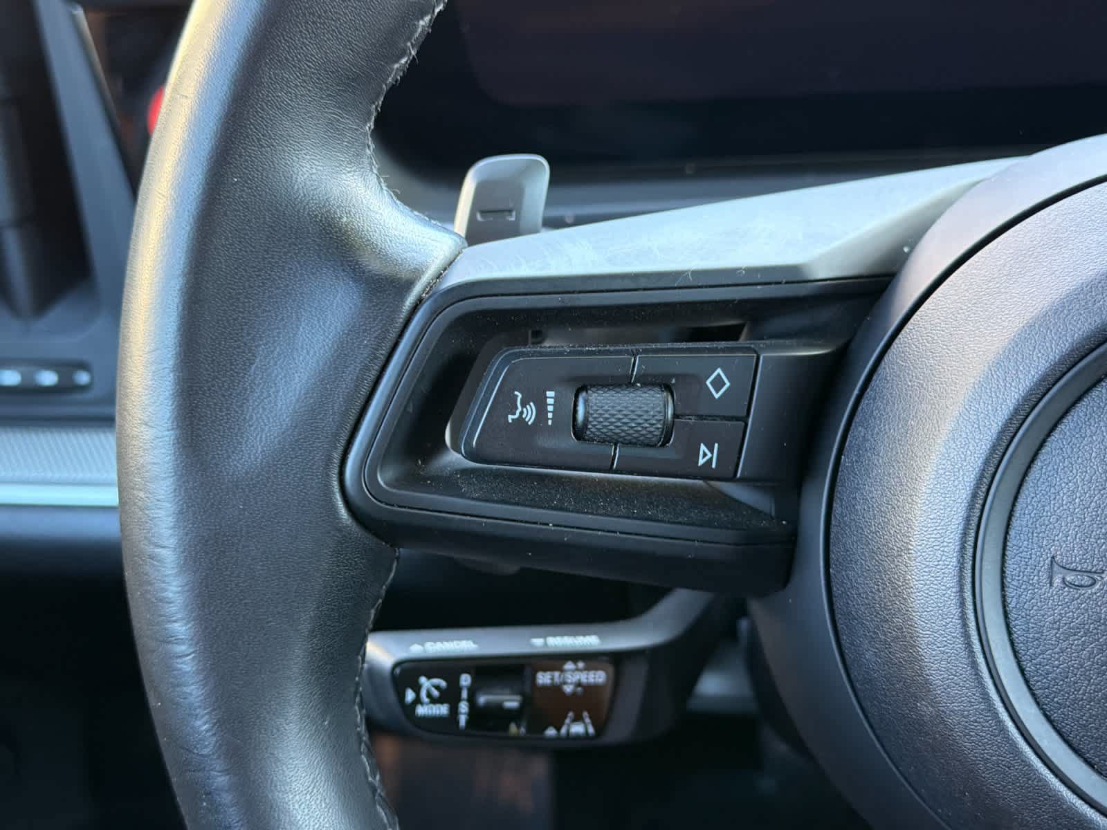 Certified 2024 Porsche Cayenne AWD/4WD image 28