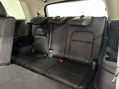 Certified 2025 Nissan Pathfinder SL w/ Cargo Package AWD/4WD image 18