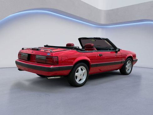 Used 1991 Ford Mustang LX RWD image 3