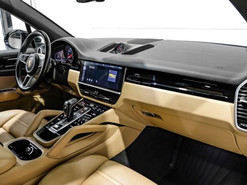 Used 2019 Porsche Cayenne Sport Utility 4D image 13