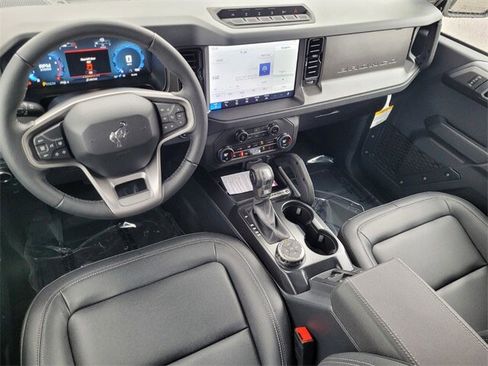 New 2025 Ford Bronco Badlands image 7