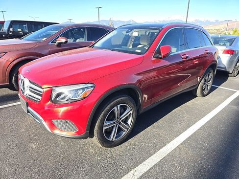 Used 2019 Mercedes-Benz GLC 300 4MATIC image 2