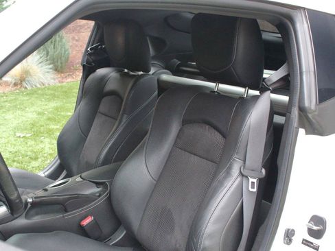Used 2009 Nissan 370Z Touring RWD image 9
