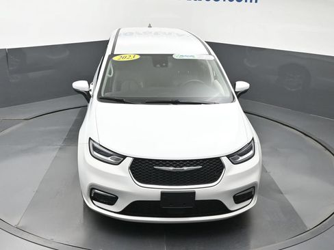 Used 2023 Chrysler Pacifica Touring-L FWD image 30