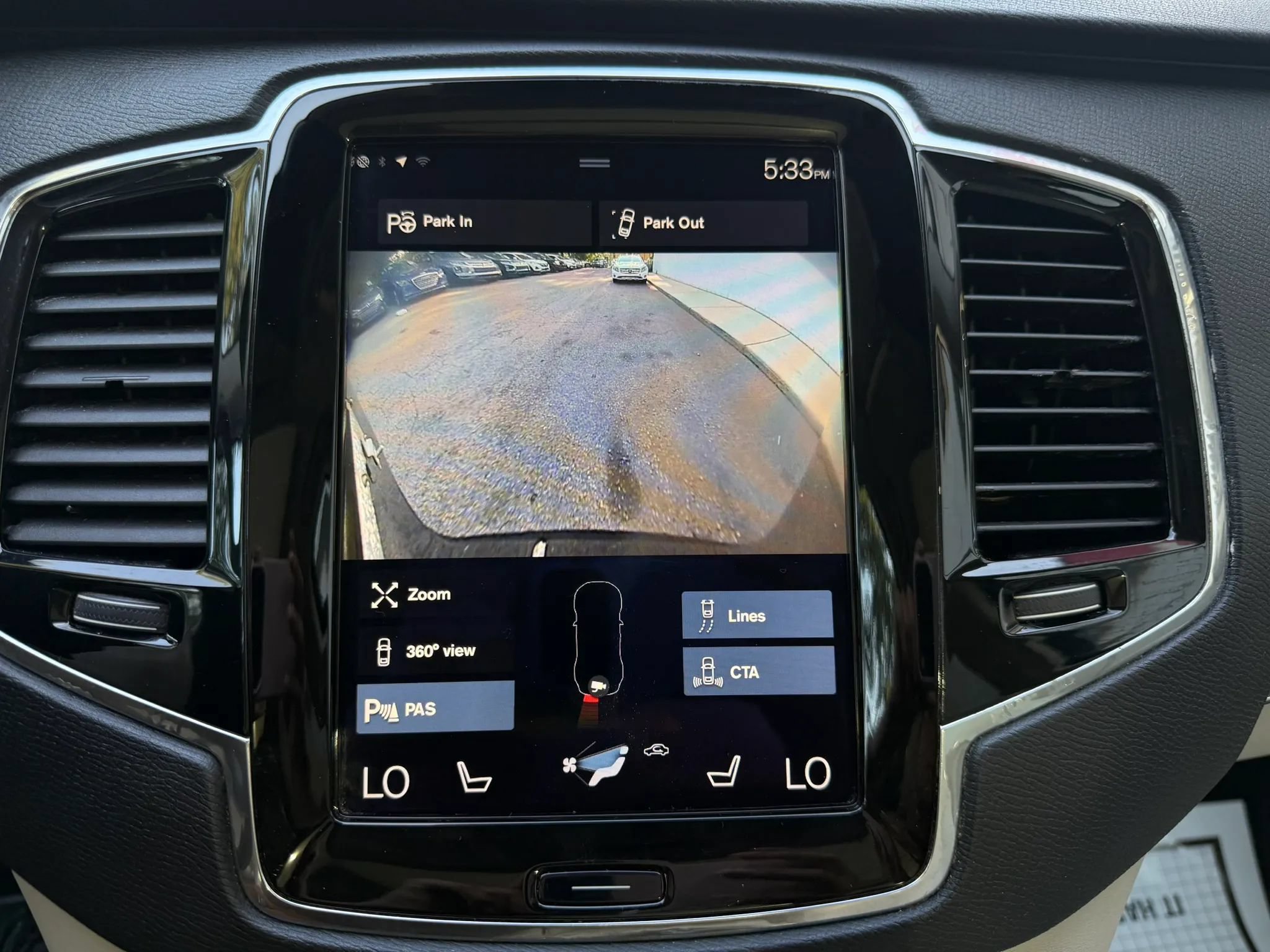 Used 2018 Volvo XC90 T6 Momentum w/ Convenience Package AWD/4WD image 35