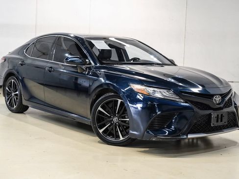 Used 2019 Toyota Camry XSE FWD image 6