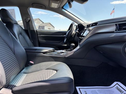 Used 2018 Toyota Camry SE w/ Convenience Package FWD image 20