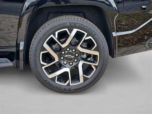 New 2025 Chevrolet Silverado EV RST image 10